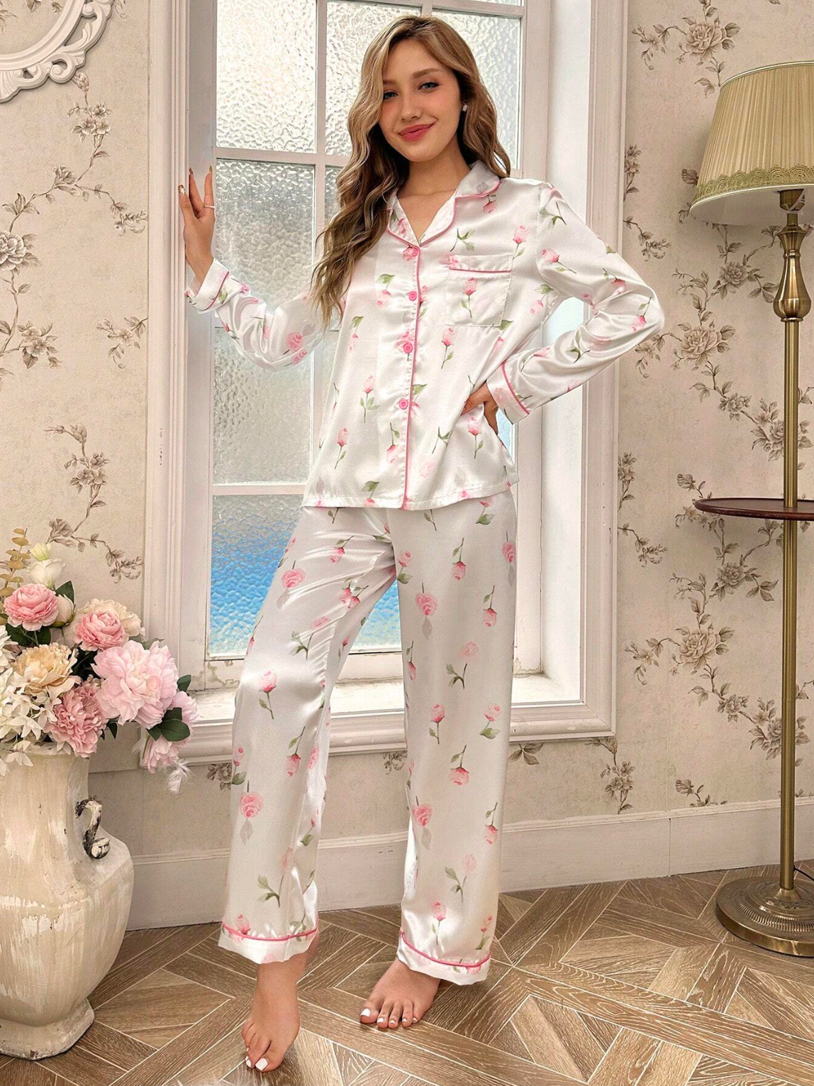 Pyjama en satin floral